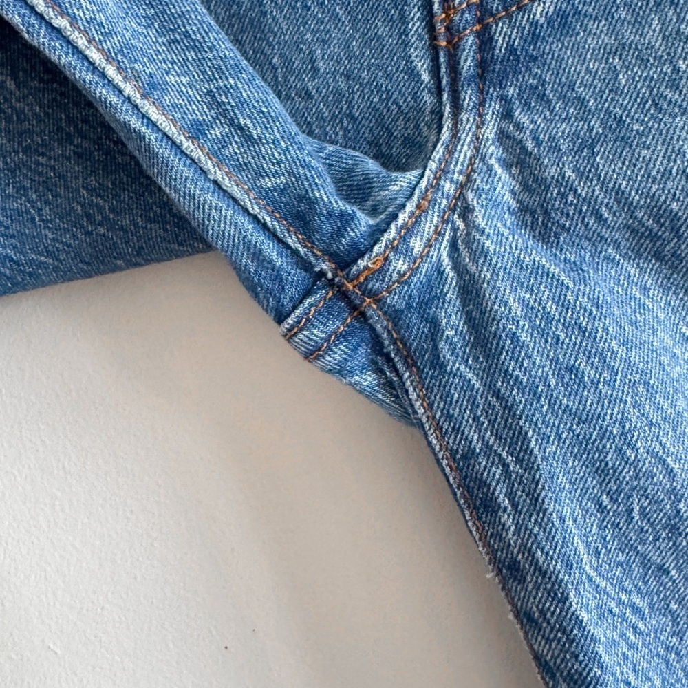 LEVI’S • Ribcage Straight Ankle Jean in Jive Tribe - Picture 5 of 11
